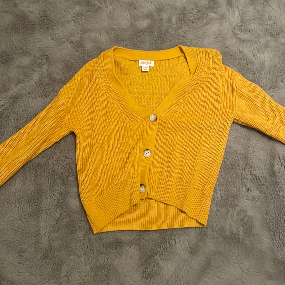 Cat and Jack mustard yellow sweater (M/ 7-8)